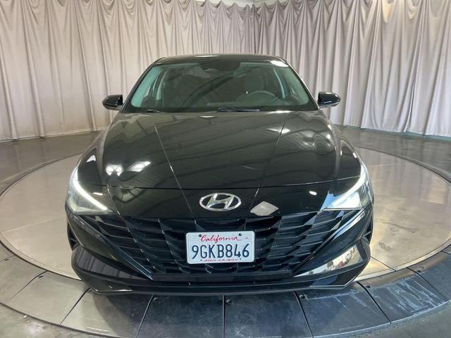 Photo of 2023 Phantom Black Hyundai ELANTRA