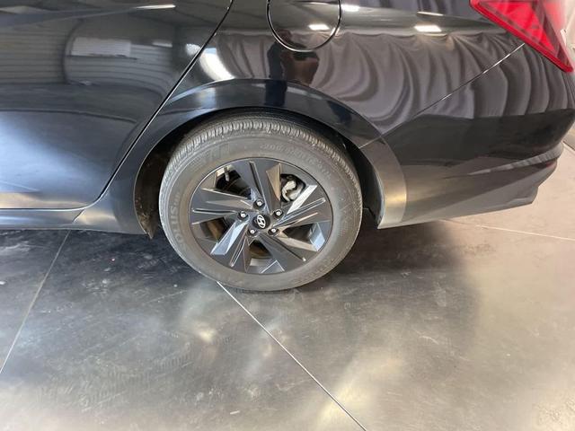 Photo of 2023 Phantom Black Hyundai ELANTRA