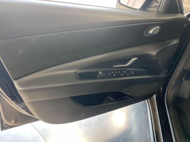 Photo of 2023 Phantom Black Hyundai ELANTRA