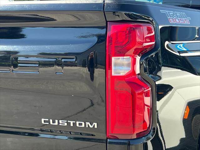 Photo of 2019 Black Chevrolet Silverado 1500
