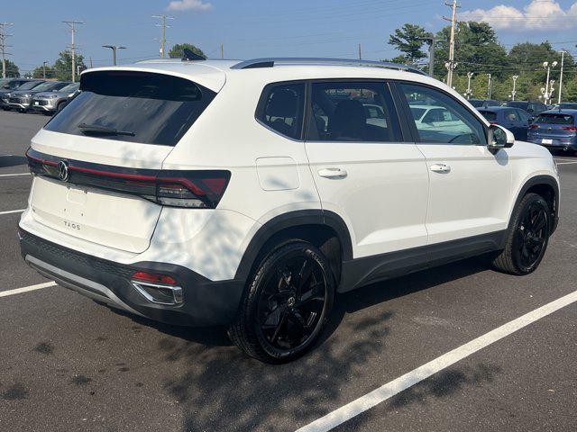 Photo of 2025 Pure White Volkswagen Taos