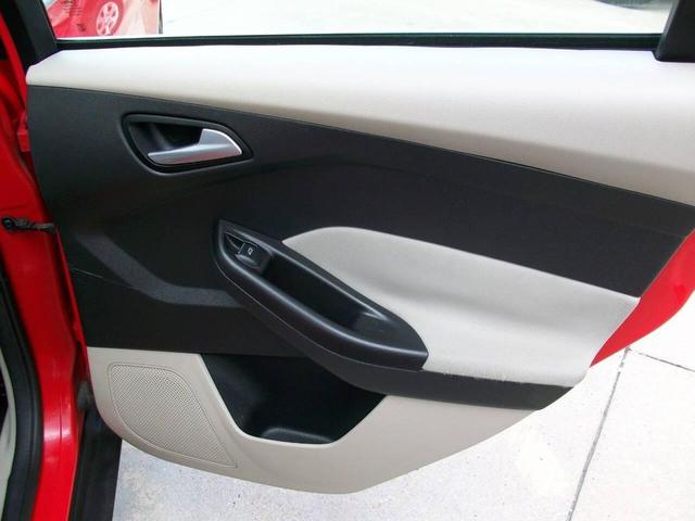 Photo of 2012 Red Ford Focus
