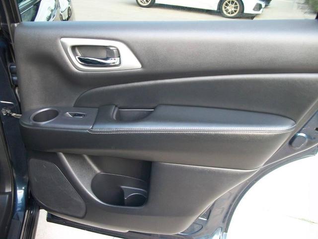 Photo of 2015 Blue Nissan Pathfinder