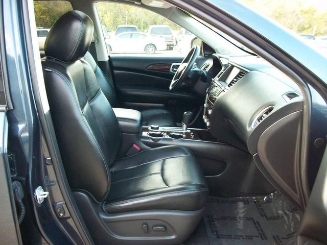 Photo of 2015 Blue Nissan Pathfinder