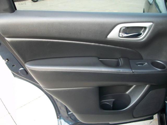Photo of 2015 Blue Nissan Pathfinder