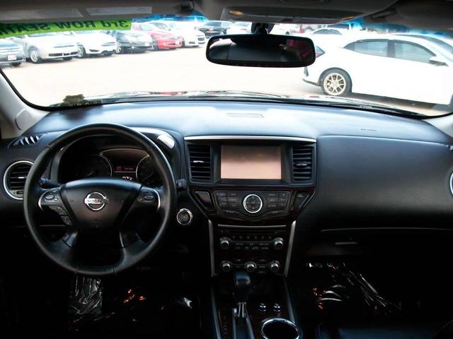Photo of 2015 Blue Nissan Pathfinder