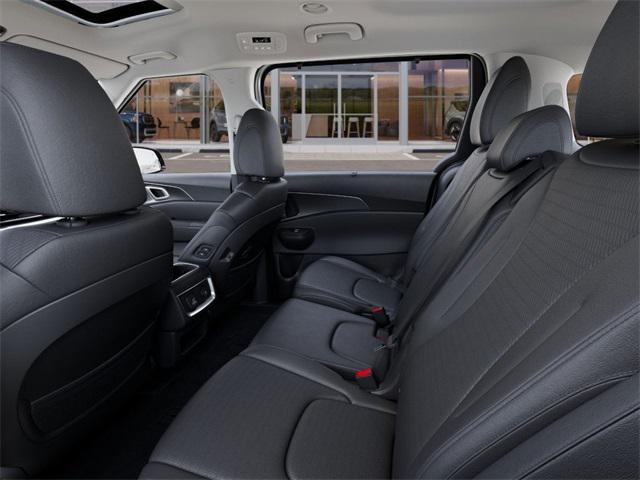 Photo of 2026 Ceramic Silver Kia Carnival Hybrid
