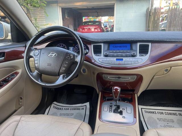 Photo of 2012 Champagne Hyundai Genesis