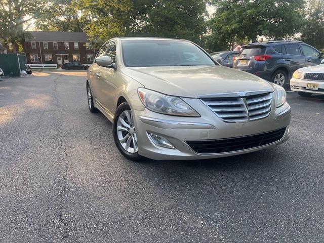 Photo of 2012 Champagne Hyundai Genesis