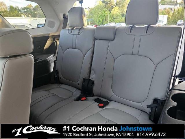 Photo of 2023 Platinum White Pearl Honda Pilot