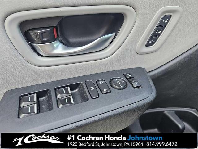 Photo of 2023 Platinum White Pearl Honda Pilot