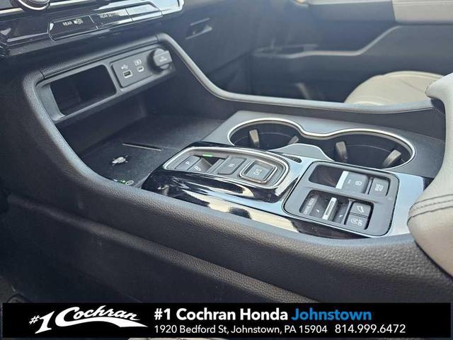 Photo of 2023 Platinum White Pearl Honda Pilot