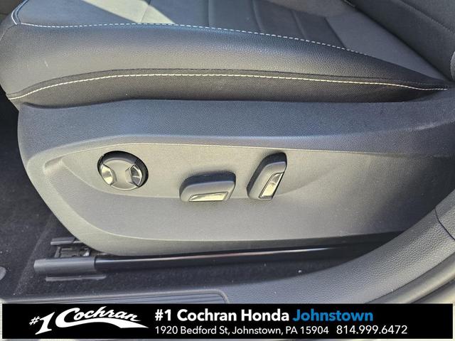 Photo of 2024 White Volkswagen Taos