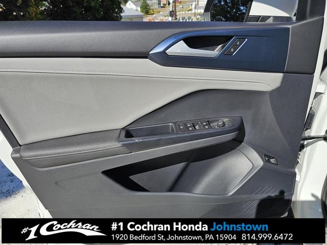 Photo of 2024 White Volkswagen Taos