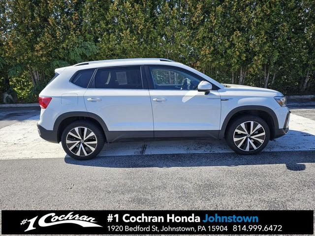 Photo of 2024 White Volkswagen Taos