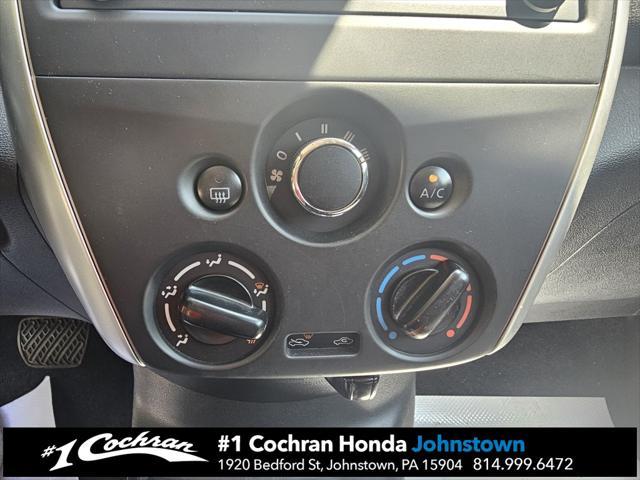 Photo of 2016 Metallic Blue Nissan Versa