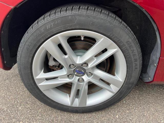 Photo of 2015 Flamenco Red Metallic Volvo V60