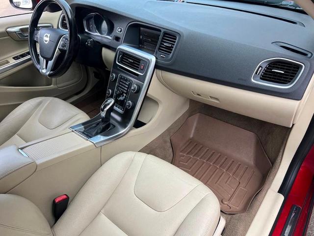 Photo of 2015 Flamenco Red Metallic Volvo V60