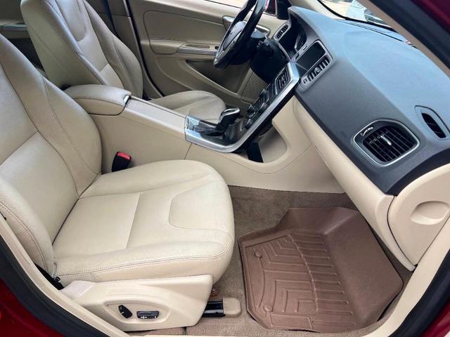 Photo of 2015 Flamenco Red Metallic Volvo V60