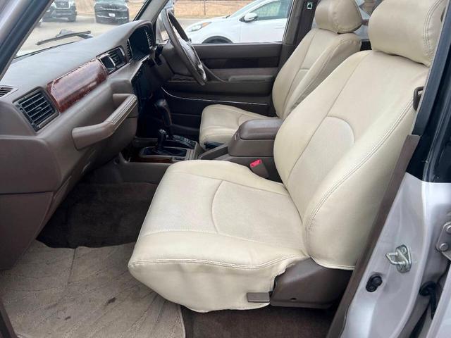 Photo of 1995 Silver Toyota Land Cruiser