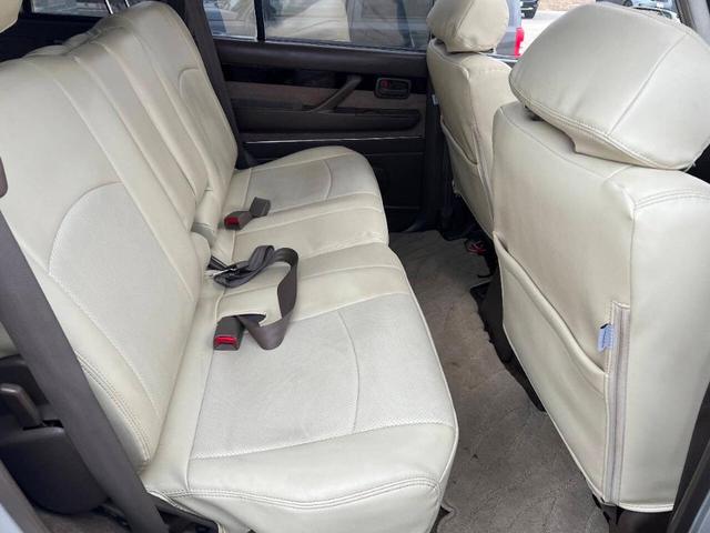 Photo of 1995 Silver Toyota Land Cruiser