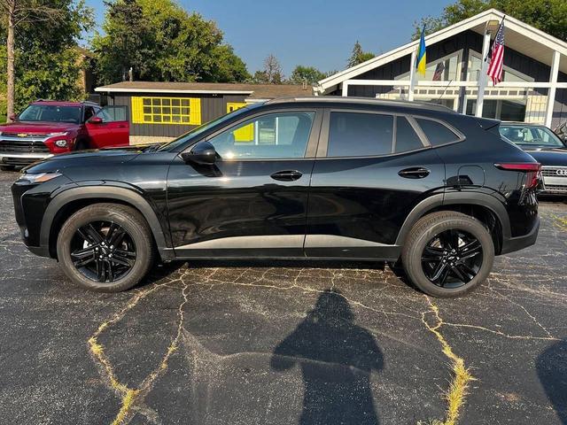 Photo of 2025 Mosaic Black Metallic Chevrolet Trax