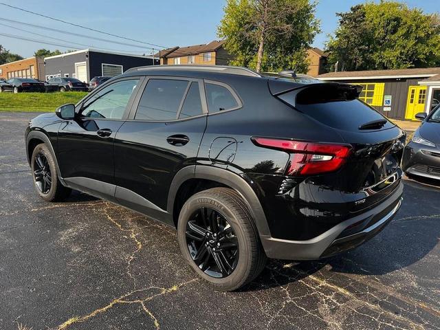 Photo of 2025 Mosaic Black Metallic Chevrolet Trax