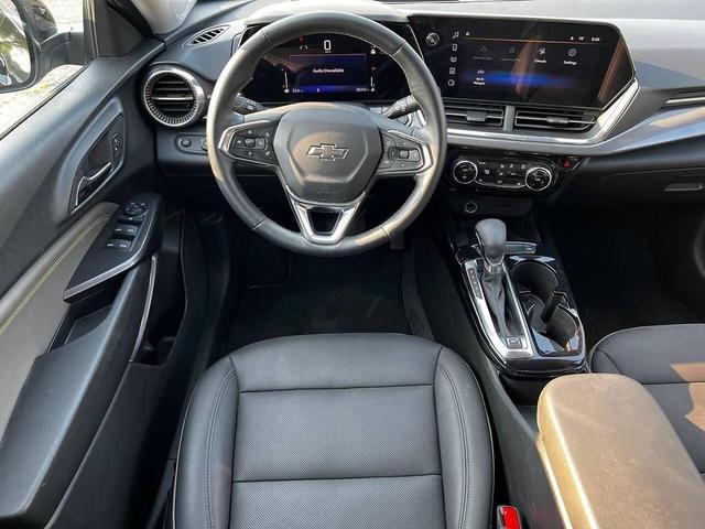 Photo of 2025 Mosaic Black Metallic Chevrolet Trax