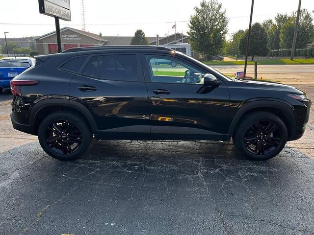 Photo of 2025 Mosaic Black Metallic Chevrolet Trax