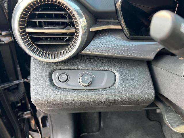 Photo of 2025 Mosaic Black Metallic Chevrolet Trax