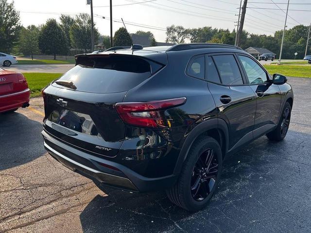 Photo of 2025 Mosaic Black Metallic Chevrolet Trax
