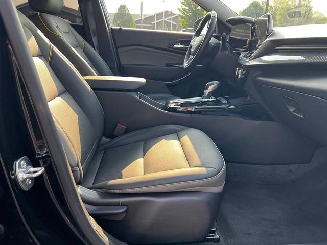 Photo of 2025 Mosaic Black Metallic Chevrolet Trax