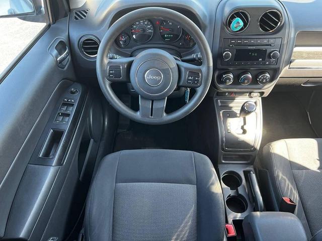 Photo of 2011 Bright Silver Metallic Clear Coat Jeep Compass