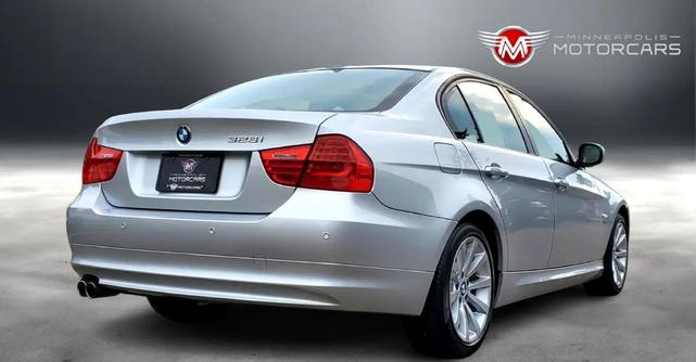 Photo of 2011 Silver BMW 328
