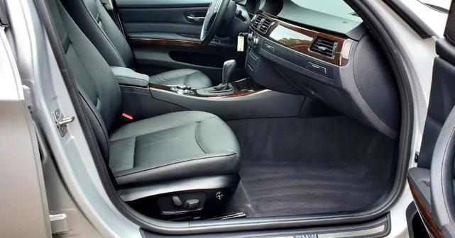 Photo of 2011 Silver BMW 328
