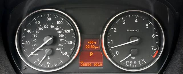 Photo of 2011 Silver BMW 328