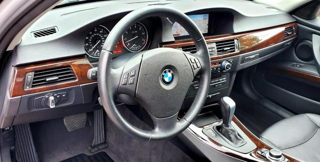 Photo of 2011 Silver BMW 328