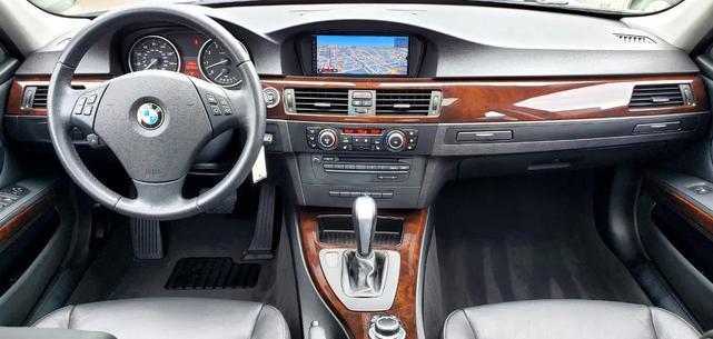 Photo of 2011 Silver BMW 328