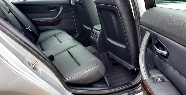 Photo of 2011 Silver BMW 328