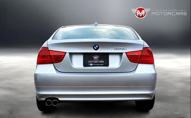 Photo of 2011 Silver BMW 328
