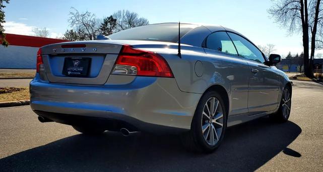Photo of 2011 Electric Silver Metallic Volvo C70