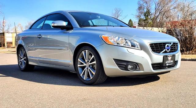 Photo of 2011 Electric Silver Metallic Volvo C70