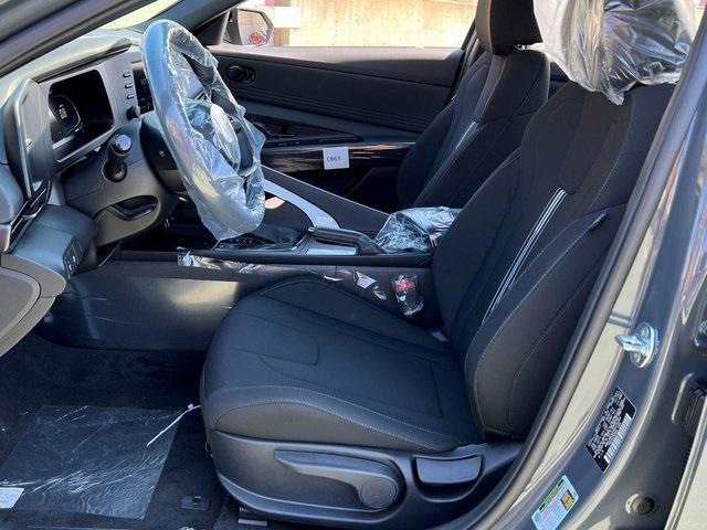 Photo of 2025 Ecotronic Gray Hyundai ELANTRA