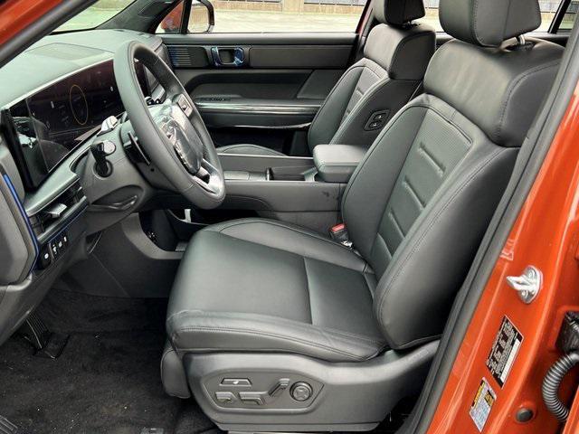 Photo of 2025 Terracotta Orange Hyundai SANTA FE HEV