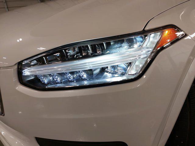 Photo of 2023 Crystal White Metallic Volvo XC90
