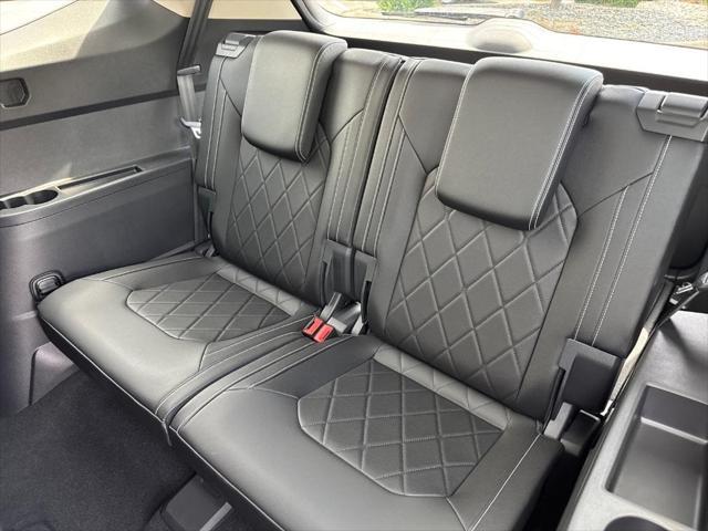 Photo of 2025 Platinum Gray Metallic Volkswagen Atlas