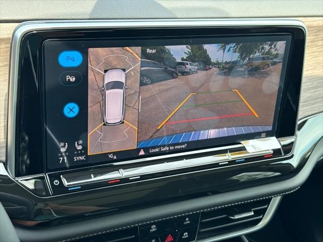 Photo of 2025 Platinum Gray Metallic Volkswagen Atlas