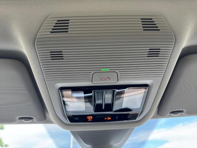 Photo of 2025 Platinum Gray Metallic Volkswagen Atlas
