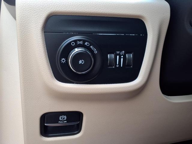 Photo of 2022 Velvet Red Pearlcoat Jeep Grand Cherokee L