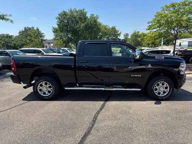 Photo of 2024 Diamond Black Crystal Pearlcoat RAM 2500